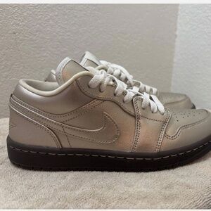 Air Jordan 1 SE Low Metallic Zinc Womans 7